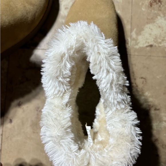 Woman’s size 7 boots - Picture 9 of 11